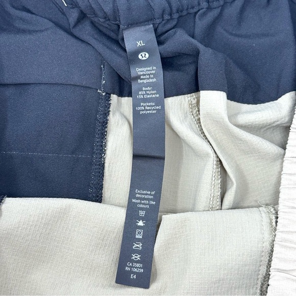 Lululemon Activewear Shorts Size XL Light Cream Khaki 7" Inseam Men's - Picture 2 of 13